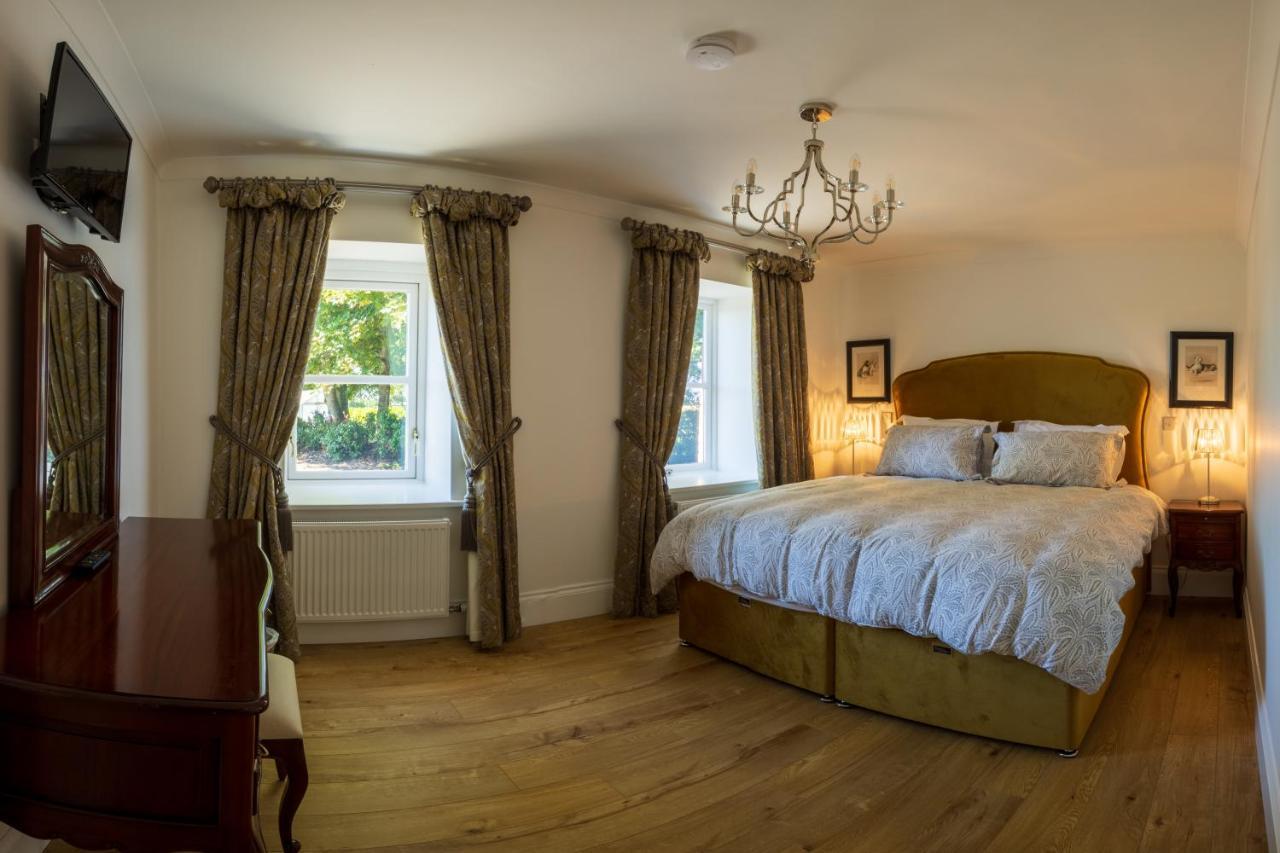 Boyne View House Trim